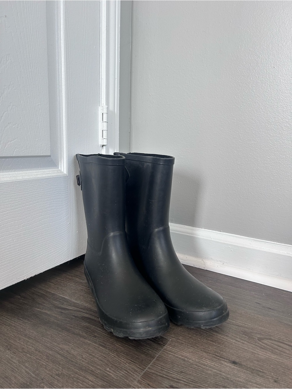 Universal Thread Black Rain Boots Mid Calf Waterproof Matte Size 11